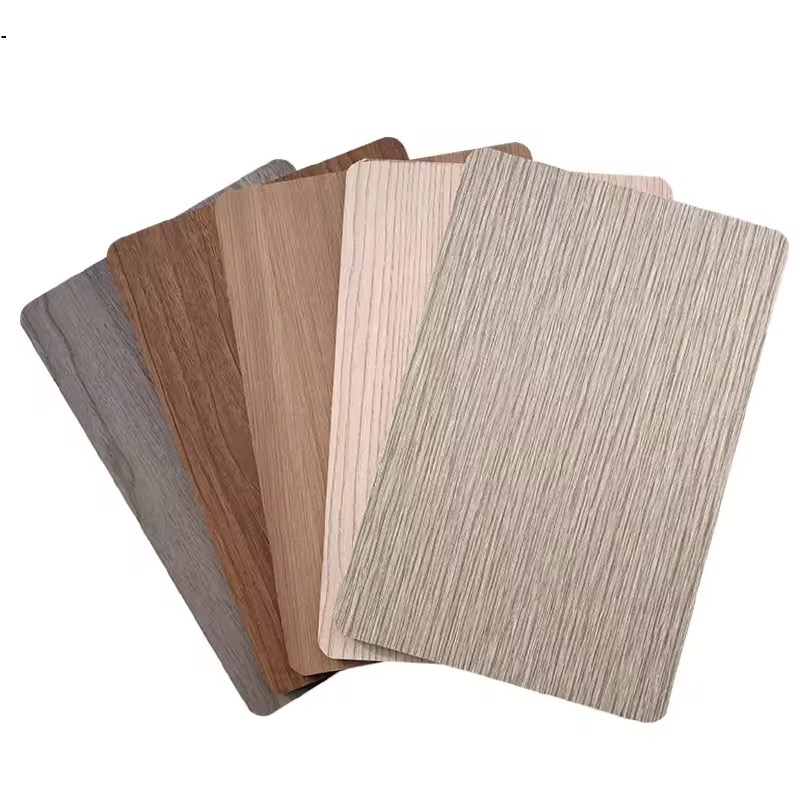 Pannello di rivestimento anticollisione con struttura in legno