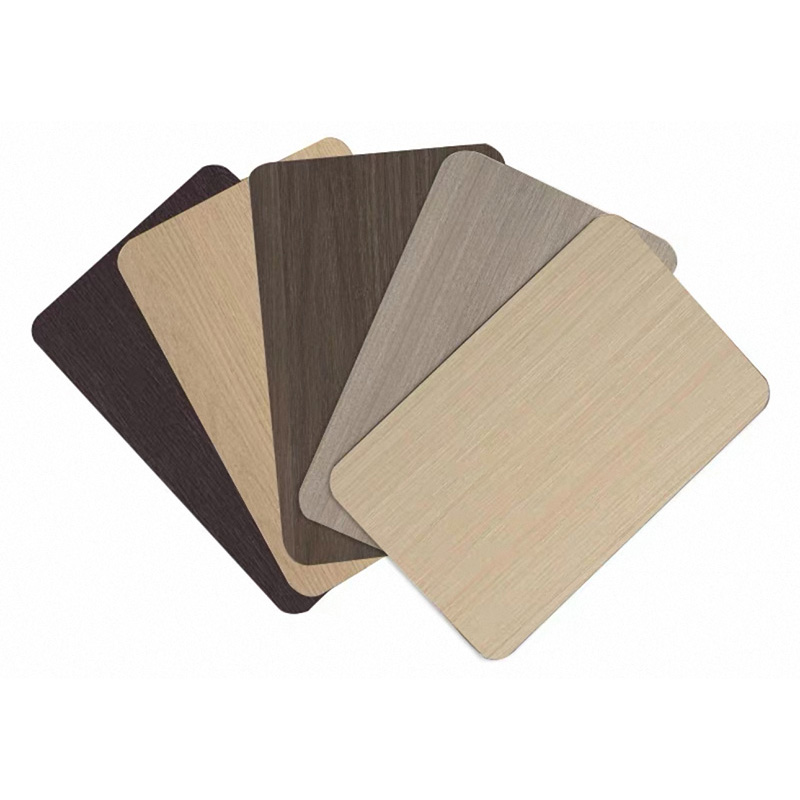 Zoccolatura in fibra di bambù con struttura in legno